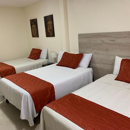 Hotel Las Mercedes Airport-Quito Tababela Buitenkant foto