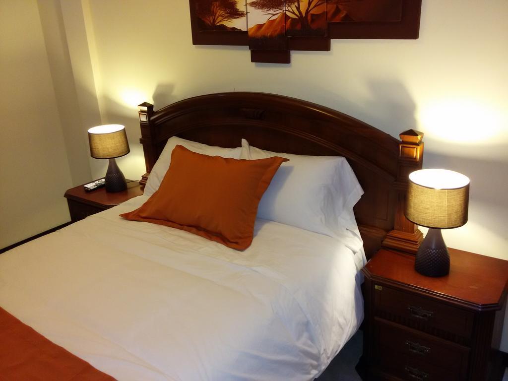 Hotel Las Mercedes Airport-Quito Tababela Kamer foto