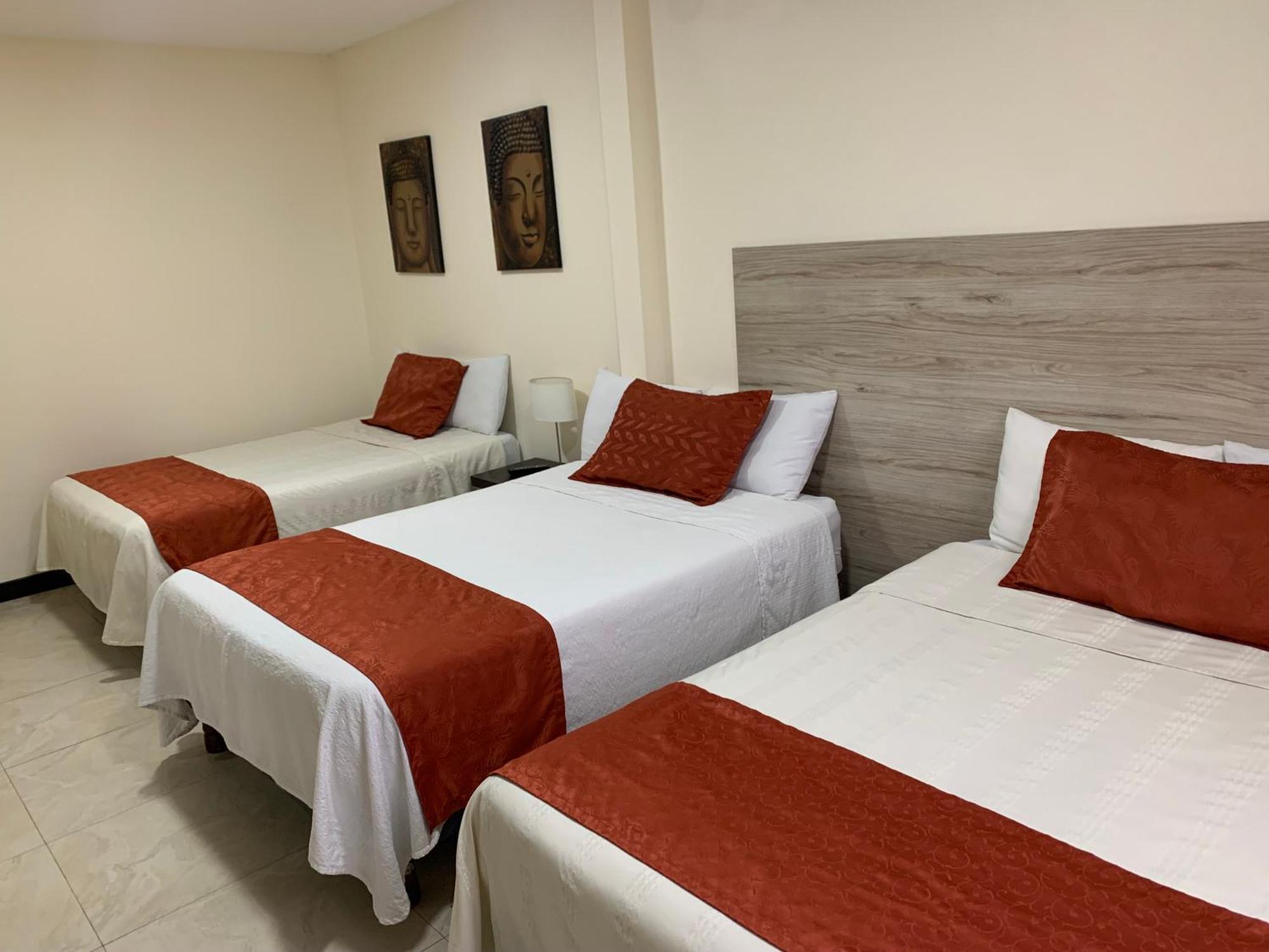 Hotel Las Mercedes Airport-Quito Tababela Buitenkant foto