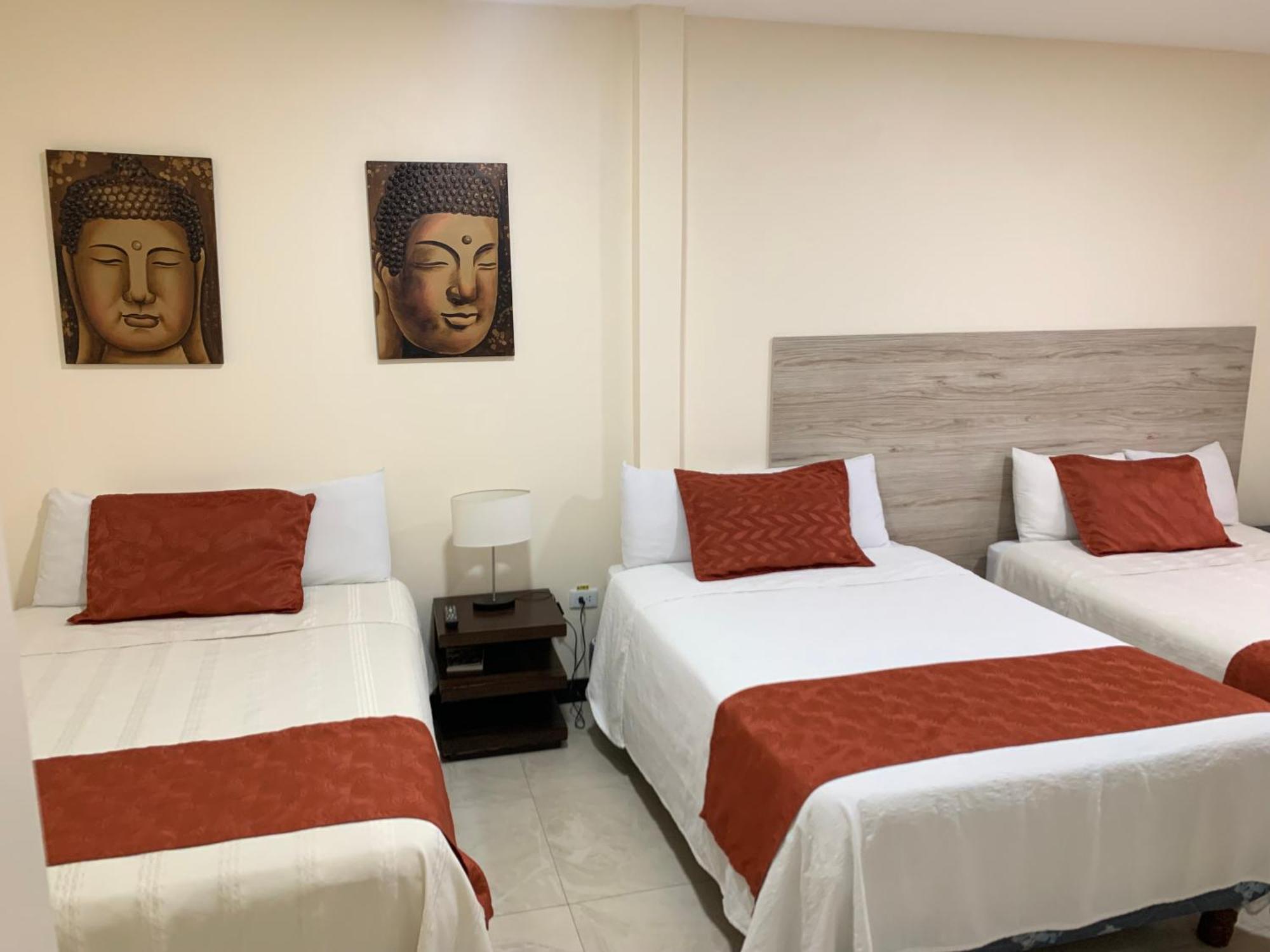 Hotel Las Mercedes Airport-Quito Tababela Buitenkant foto